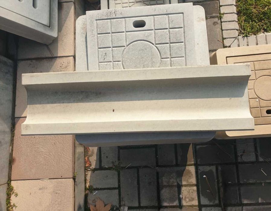 бордюр. bordyur. бордюр для тротуара, колодец, лоток. поребрик