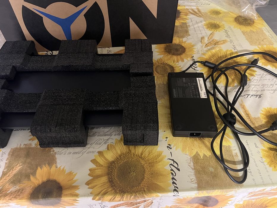 Геймърски лаптоп Lenovo Legion