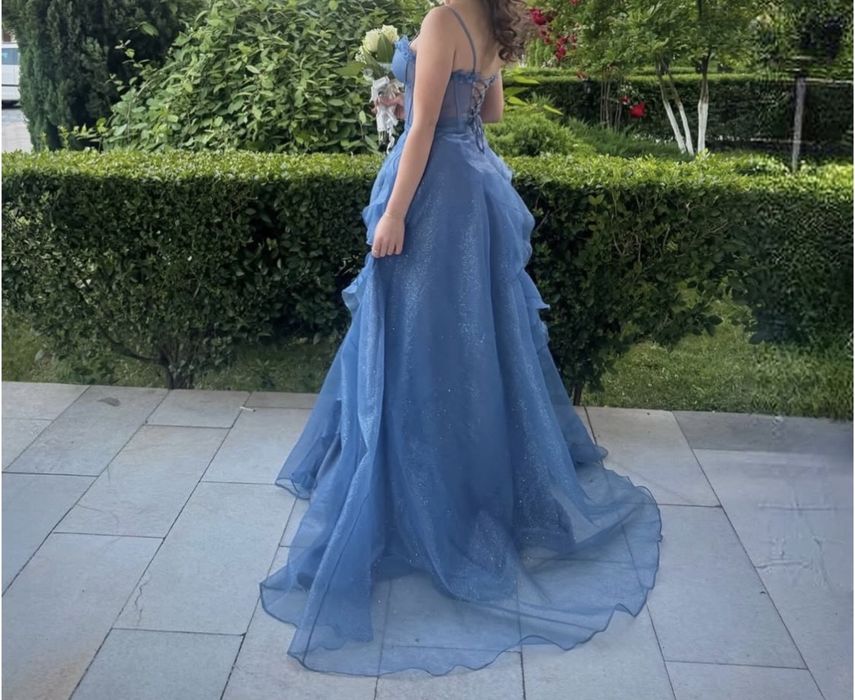 Официална синя рокля със блестящи частици