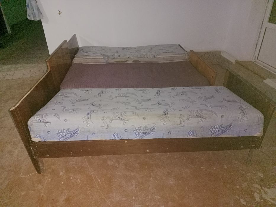 5 та б/у диванлар сотилади.