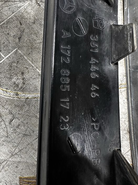 Grilă bară mercedes slk.