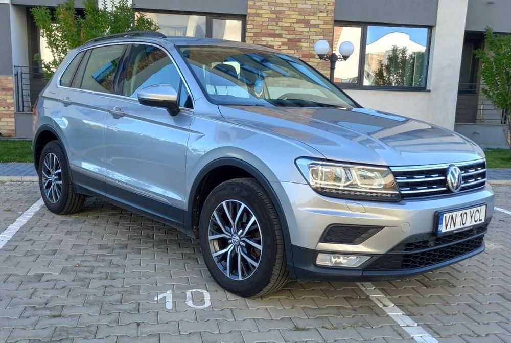 VOLKSWAGEN Tiguan