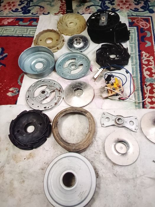 Продам корпус и запчасти пылесоса.