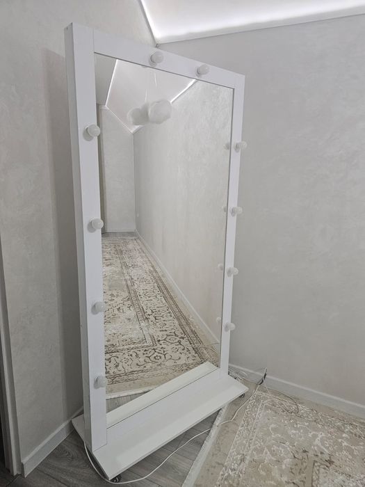 Продам зеркало новое