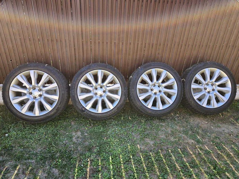 Jante originale Range Rover echipate cu anvelope iarna Continental CrossContact