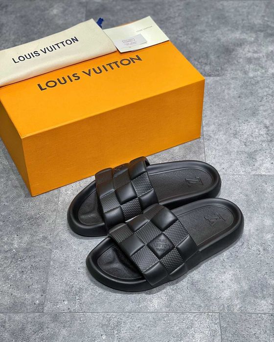 Papuci / Slapi Louis Vuitton Premium - mai multe culori