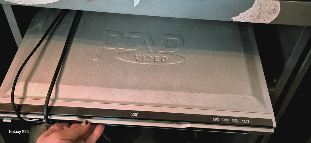 Клавиатура ва двд плеер.