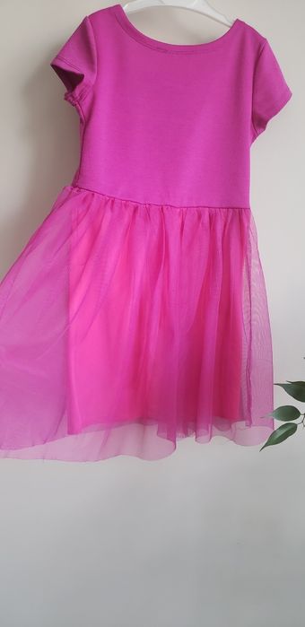 Два платья за 4000. На 4- 5лет.