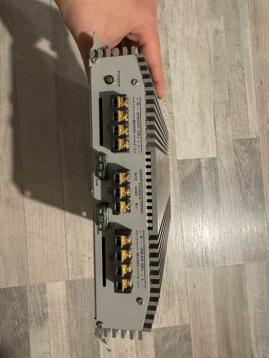 Усилвател Quadral traffic A450X