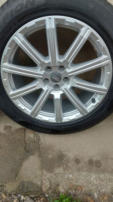 Janti cu cauciucuri 285/45 R20 pe audi Q7