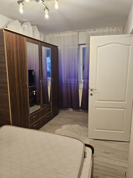 Vând apartament 3 camere Câmpina