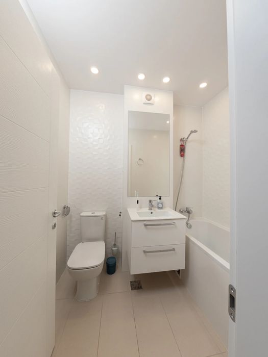 Proprietar/Persoana fizica/particular- Vand apartament in Hils Pallady zina Titan sector 3 mobilat+ loc parcare teran. Metrou, ikea, magazine aproape,