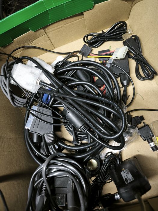 Cabluri VGA usb Av video scart adaptoare