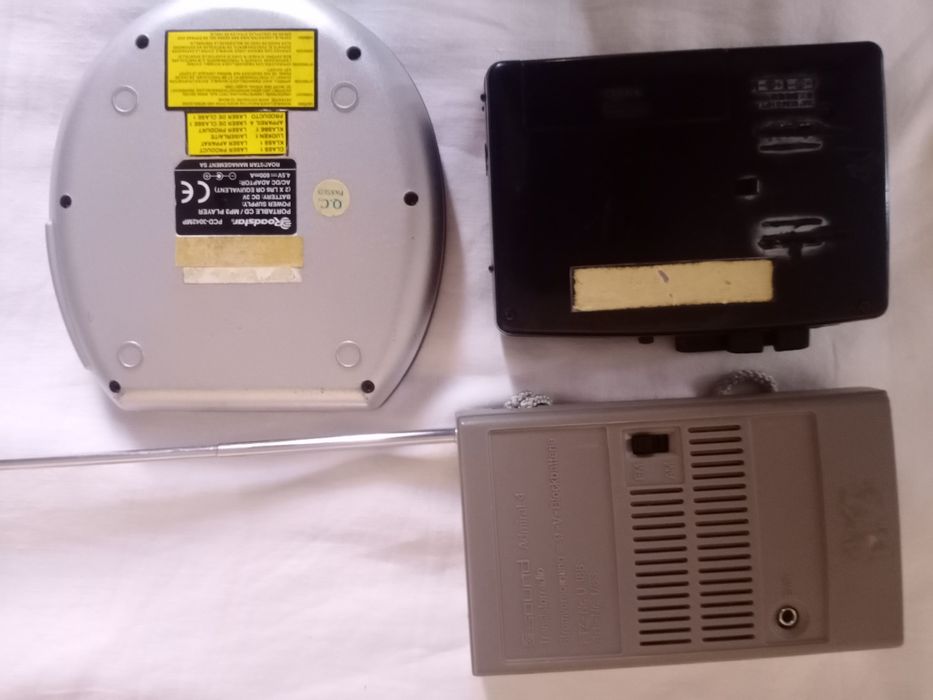 Два кассетных плеера и мп3плеер