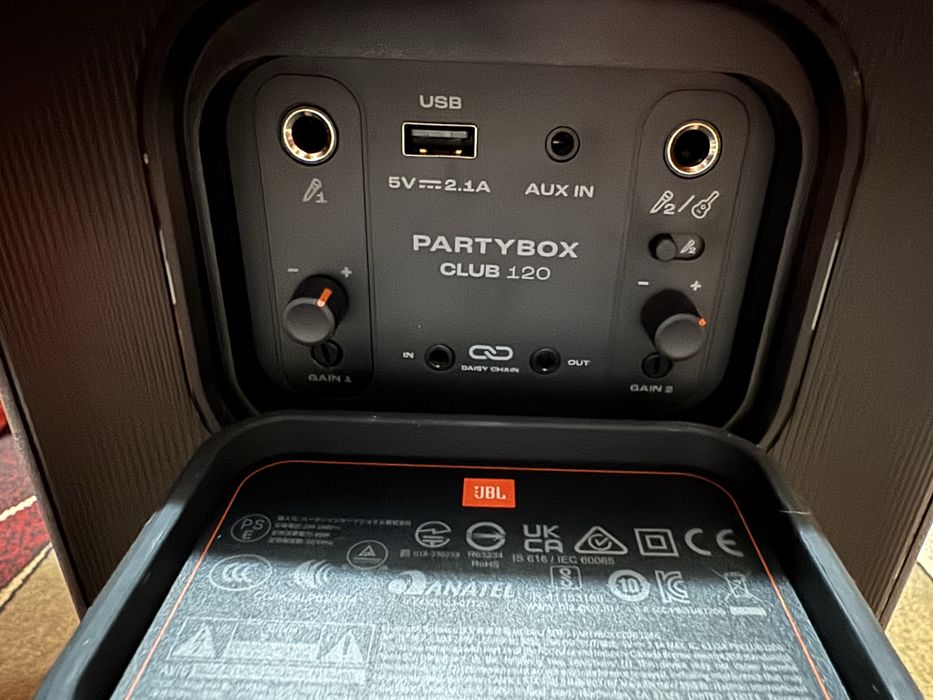 JBL partybox 120