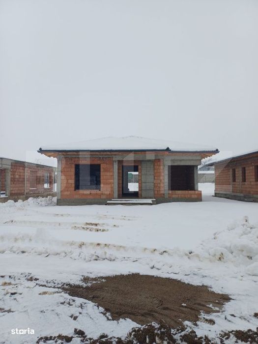 Casa individuala la rosu 103-108mp, situata intr-un cartier nou in Mih