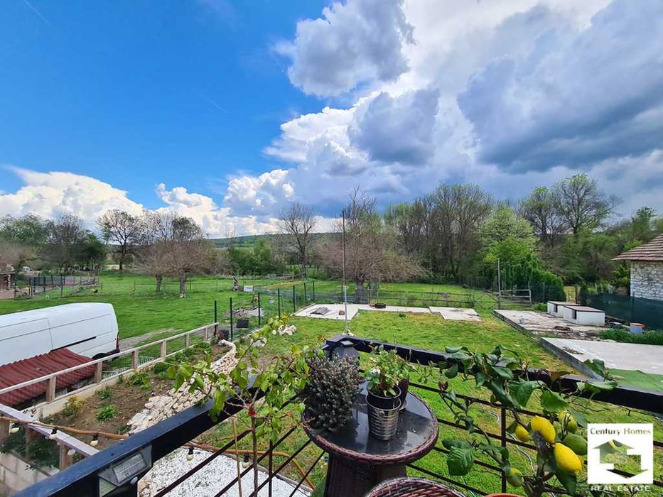 140315 Двуетажна къща в с. Мусина, само на 20 мин. от Велико Търново