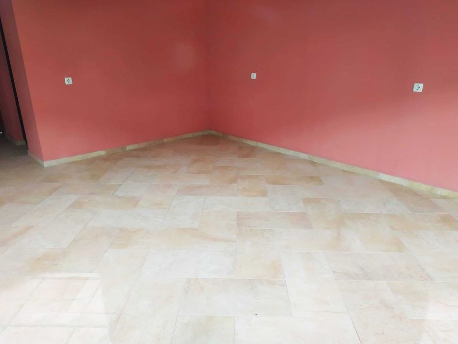 Продавам търговско помещение в гр. Перник кв. Мошино