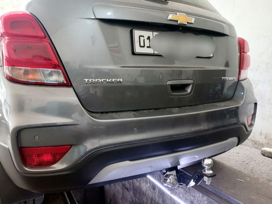 Тракер 1 га янги фаркоп бор