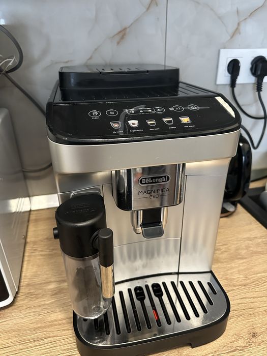 De’Longhi Magnifica EVO – stare perfectă – cu adaptor inclus