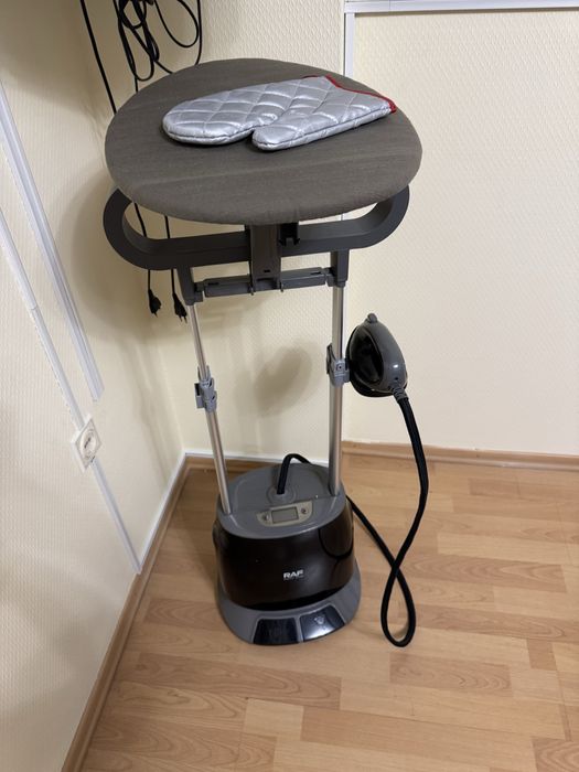 Паровой утюг новый