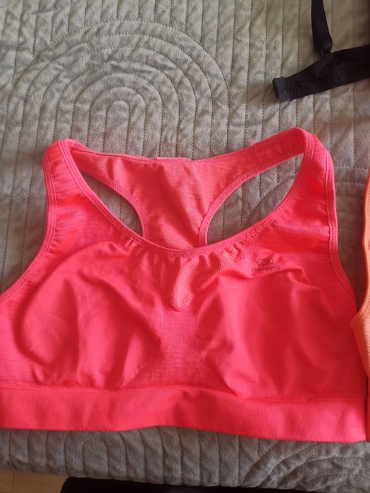 Продавам свежо боди и бански два модела и потник и бюстиета