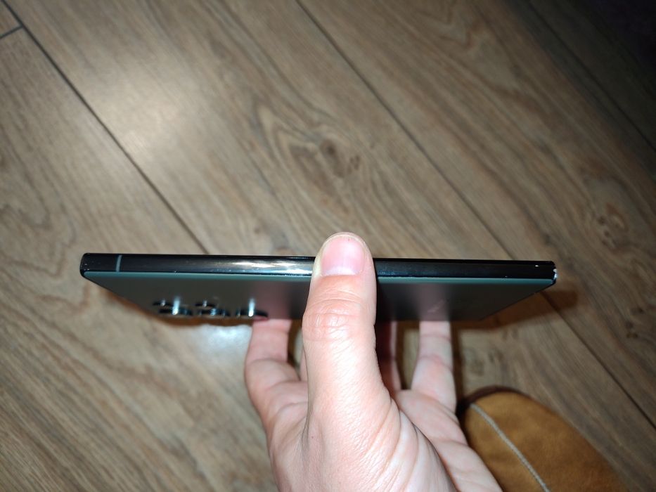 Продавам Samsung Galaxy S23 Ultra