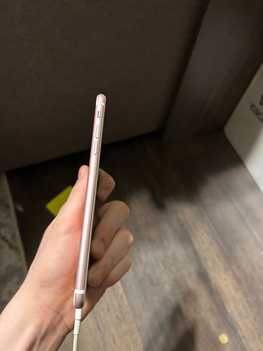 продам не скрывался айфон 7+