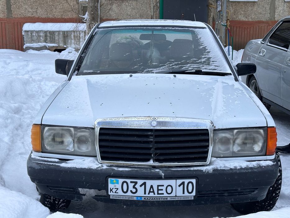 Продам машину Mercedes 190