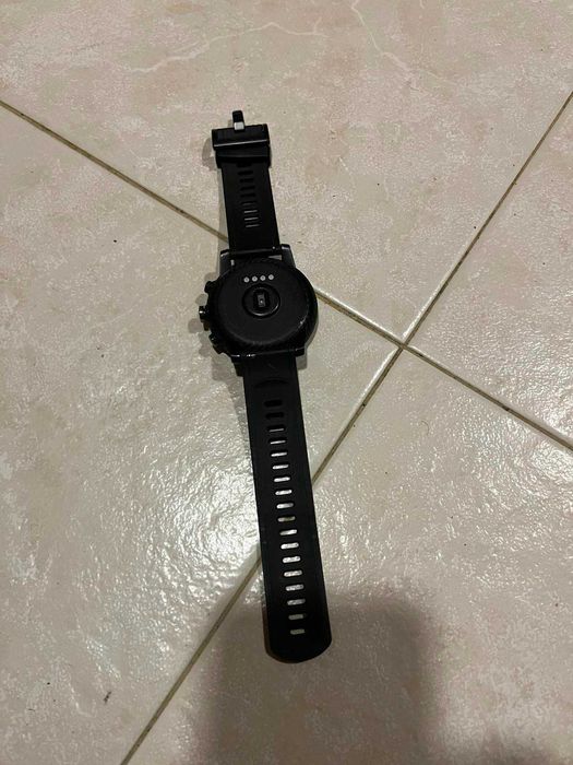 Продавам смарт часовник Amazfit Stratos 2
