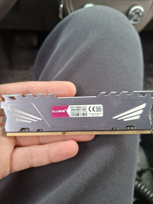 Оперативная памит 8г DDR3 1600