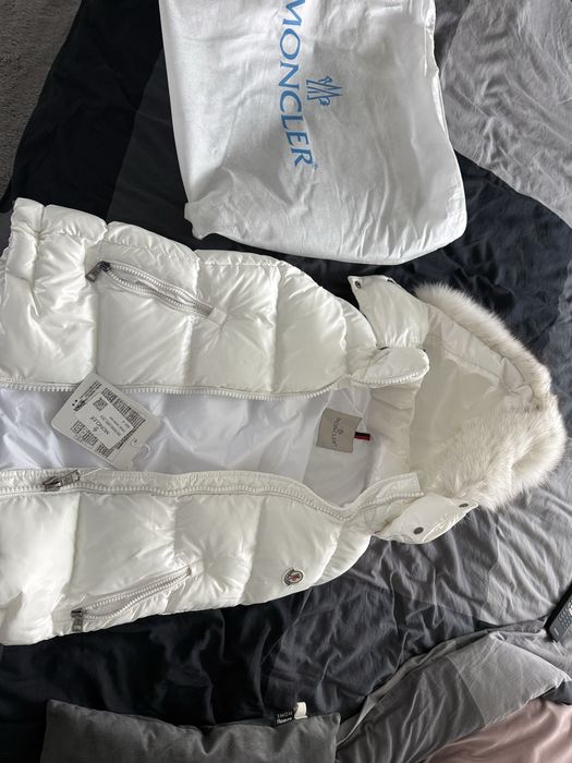 Vesta alba Moncler
