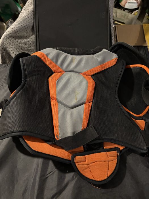 Хоккейный нагрудник