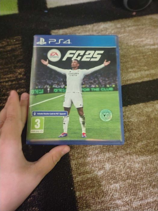 Продавам плейстейшън 4