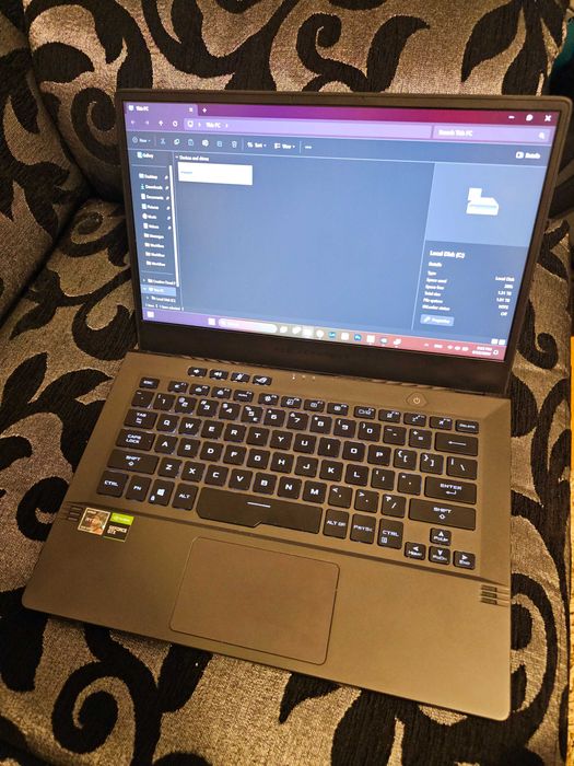 Laptop Asus Zephyrus G14 Ryzen 5800HS in stare foarte buna!!