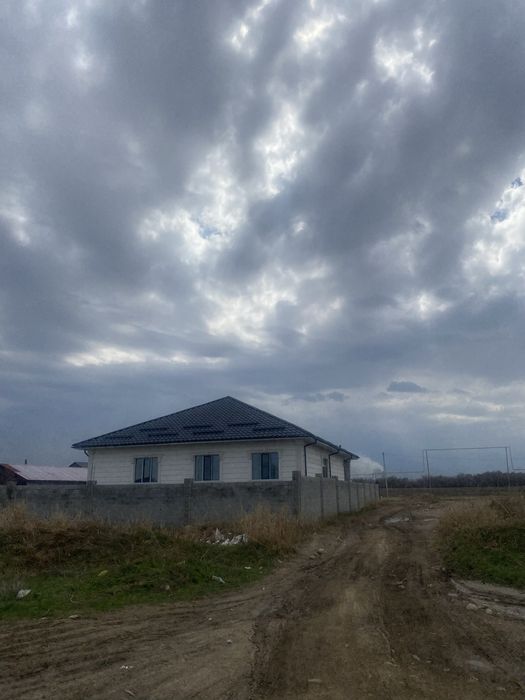 Продам участки в мкр. - МАДИНЕТ.