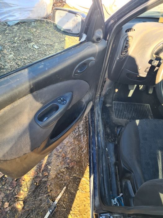 Форд Фиеста 1.3 Ford Fiesta 1.3 на части