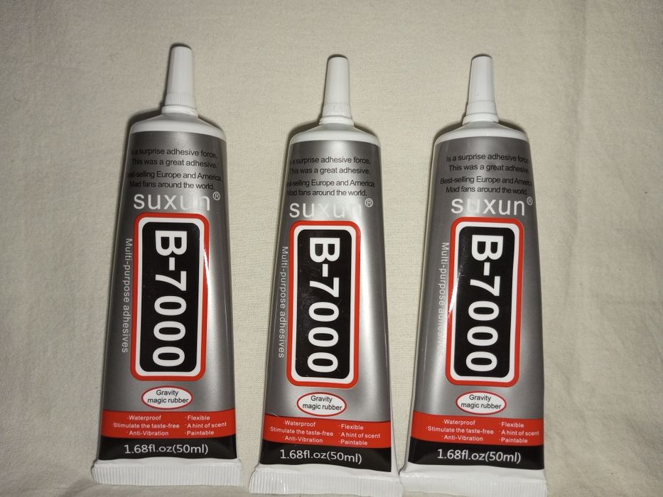 Прозрачный клей прочный надёжный.