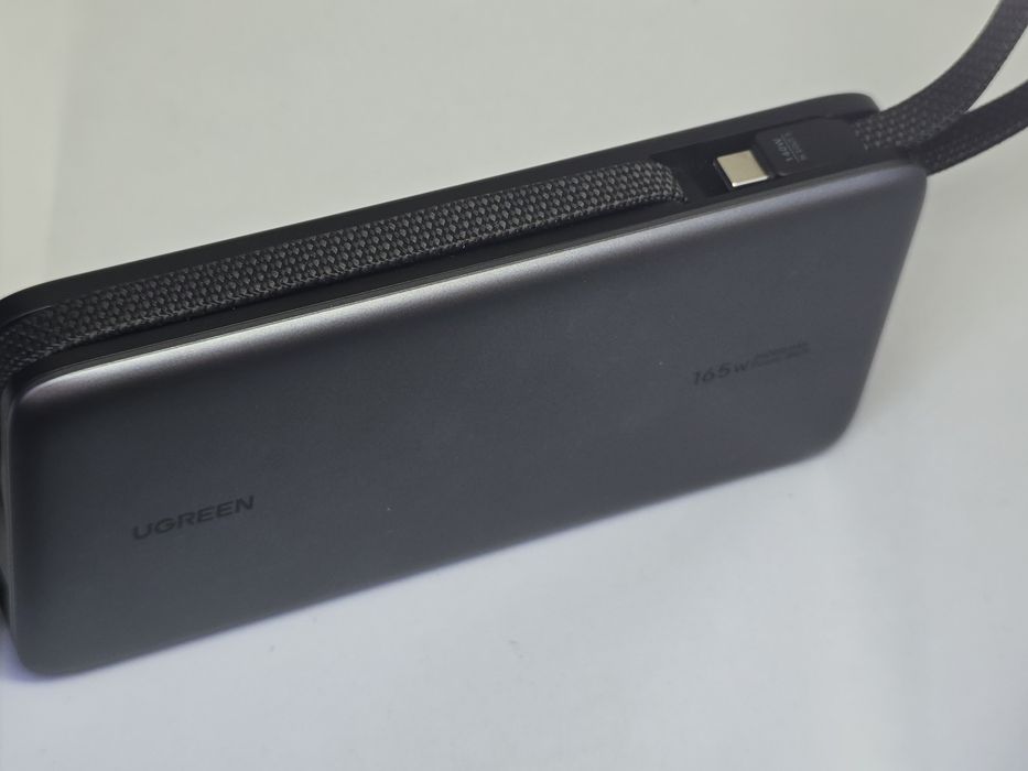 Ugreen Nexode 165W / 25 000 mAh с вграден прибиращ се USB-C кабел