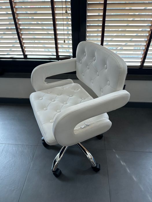 СТОЛ НА КОЛЕЛЦА VERSAY с фабрични дефекти и 24м гаранция