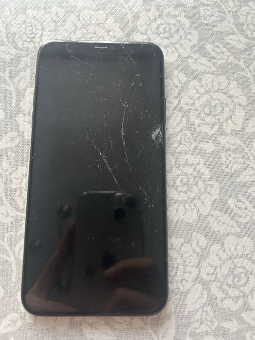 Продам Iphone 11 pro max