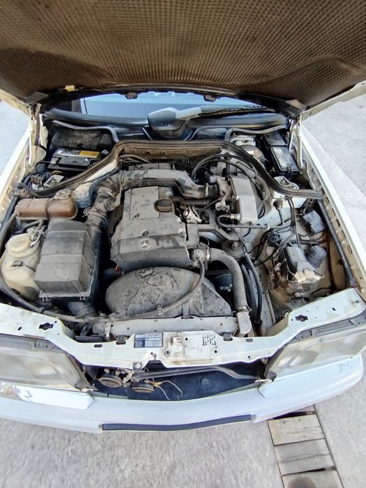 Mercedes benz W 124 Avtomat ( prayekt uchun yahshi variant)