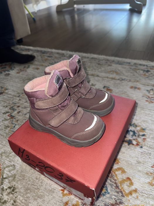 Продам ботинки для девочки