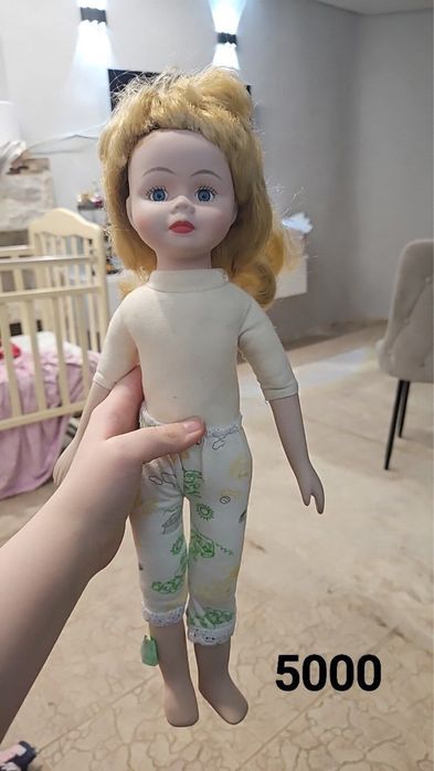 Продам фарфоровые куклы