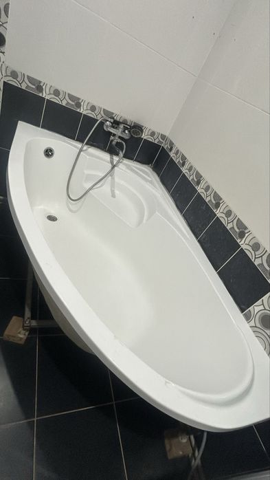 Ванна акриловая