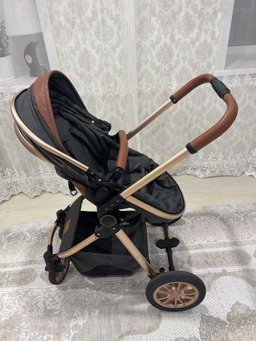 Продам детскую коляску (всесезонная)