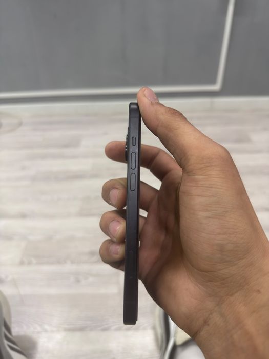 iPhone 15.