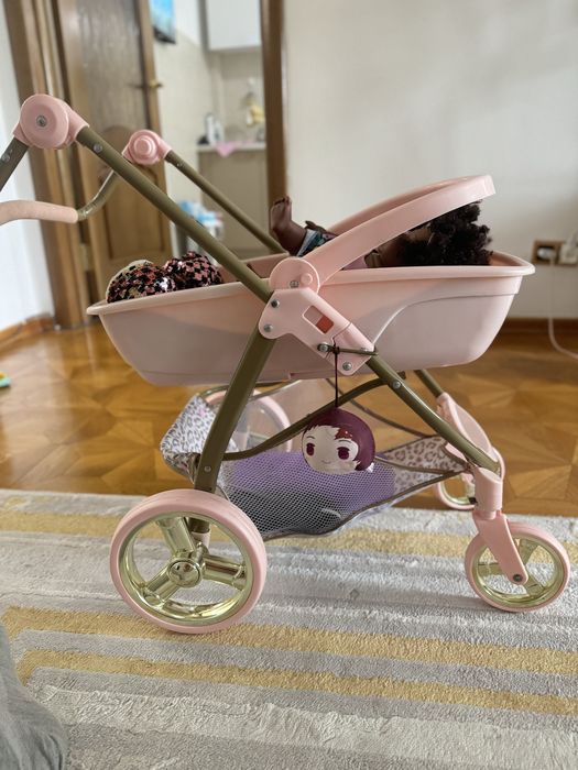 Коляска игрушечная.