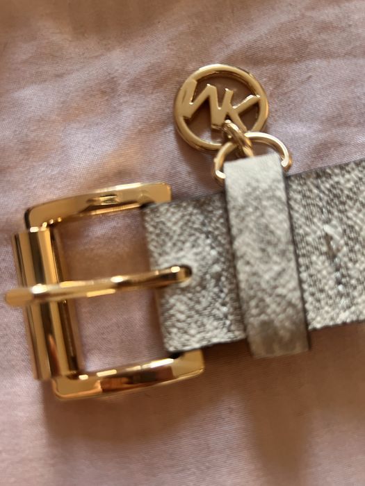Колани Michael Kors в M и L размер