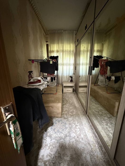 Юнусабад 4 квартал продаётся 4 комнатная 2этаж